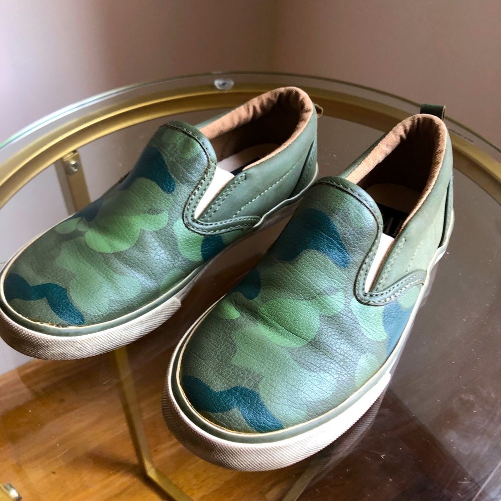 GAP Boys Slip On Camouflage Boat Shoe Loafer Sz 13